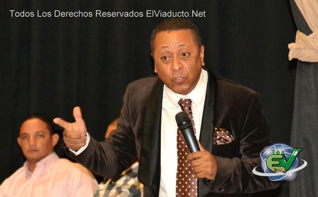 El Comunicador y animador de televisión Michael Miguel Holguín